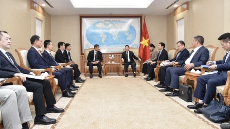 Charmvit Group urged to serve as bridge to attract Korean investors to Vietnam